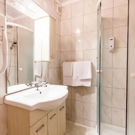 Omorika Hotel 3*