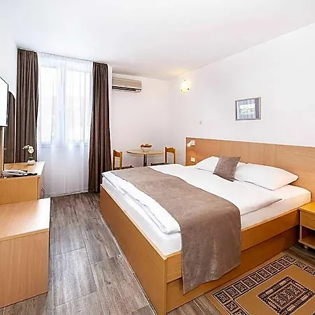 Hotel Omorika 3*