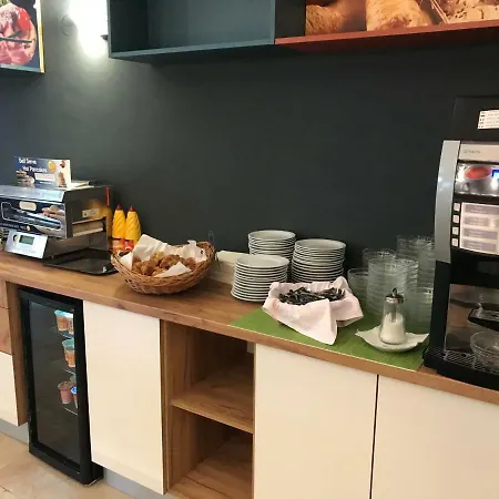 Omorika Hotel 3*